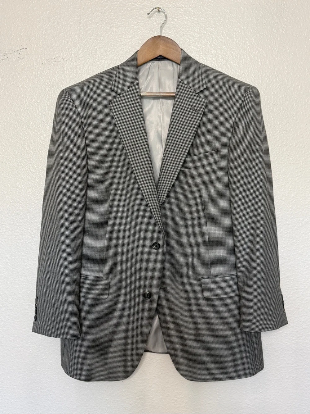 Classic Men's Gray Two-Button Blazer